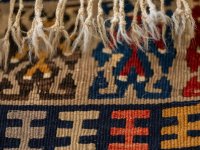 Rafelranden zijn het nieuwe luxe-detail in vloerkleden